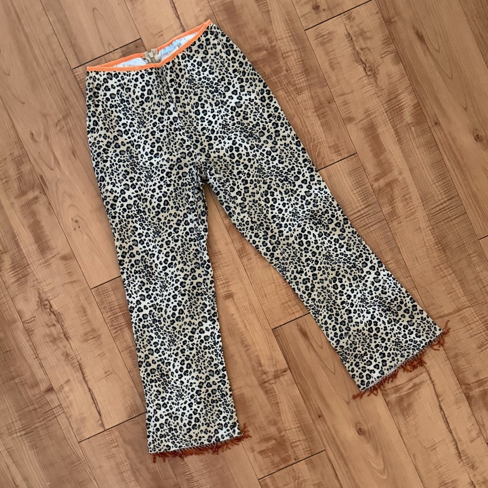 Vintage 90’s Low Rise Leopard Print Beaded Fringe Stretch Capri Pants